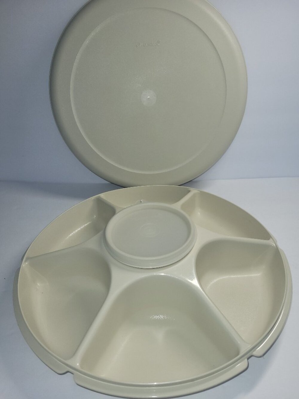 Tupperware 1665 - 5 Divided Veggie Relish Chip Sauce Dip 13" Serving Tray & Lids